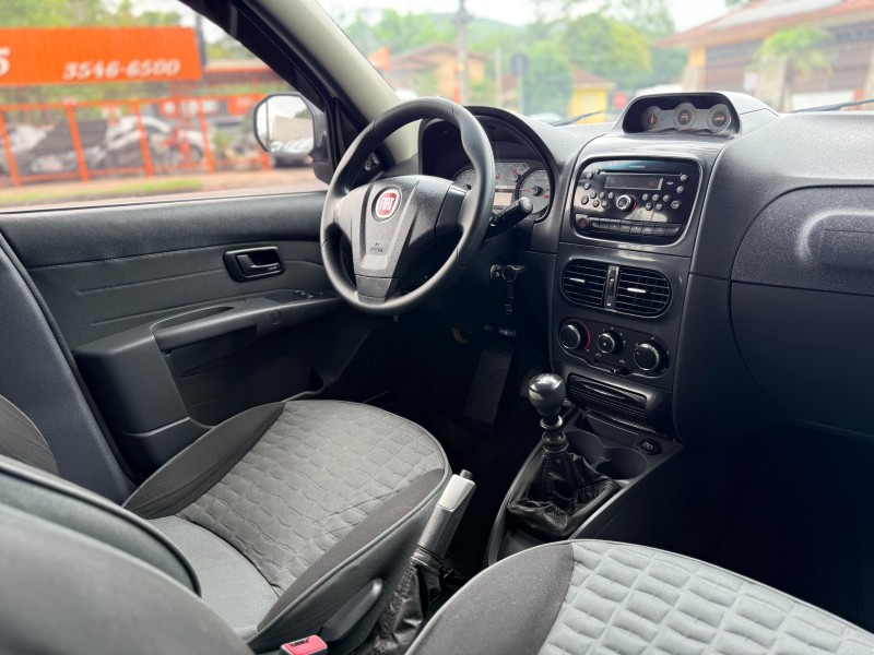 PALIO 1.8 MPI ADVENTURE WEEKEND 8V FLEX 4P MANUAL - 2013 - TRêS COROAS