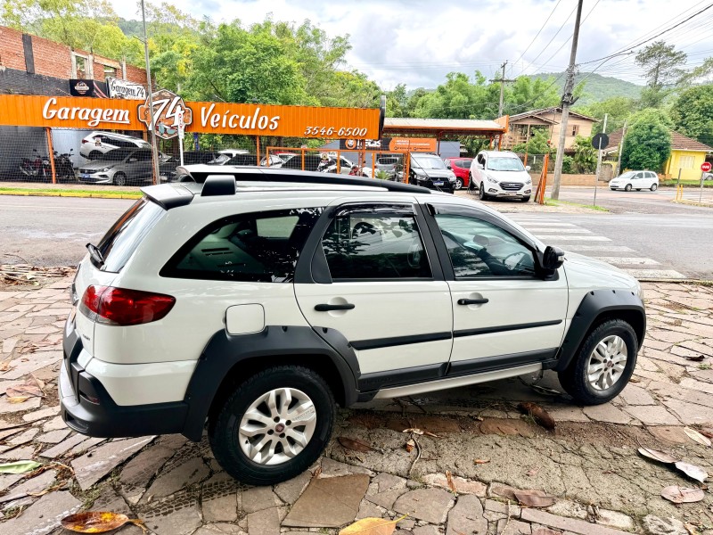 PALIO 1.8 MPI ADVENTURE WEEKEND 8V FLEX 4P MANUAL - 2013 - TRêS COROAS