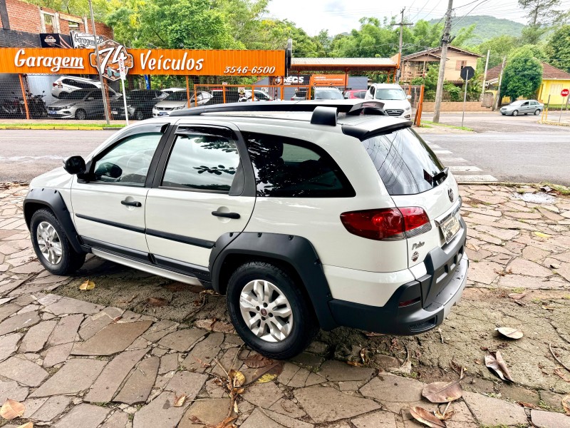 PALIO 1.8 MPI ADVENTURE WEEKEND 8V FLEX 4P MANUAL - 2013 - TRêS COROAS