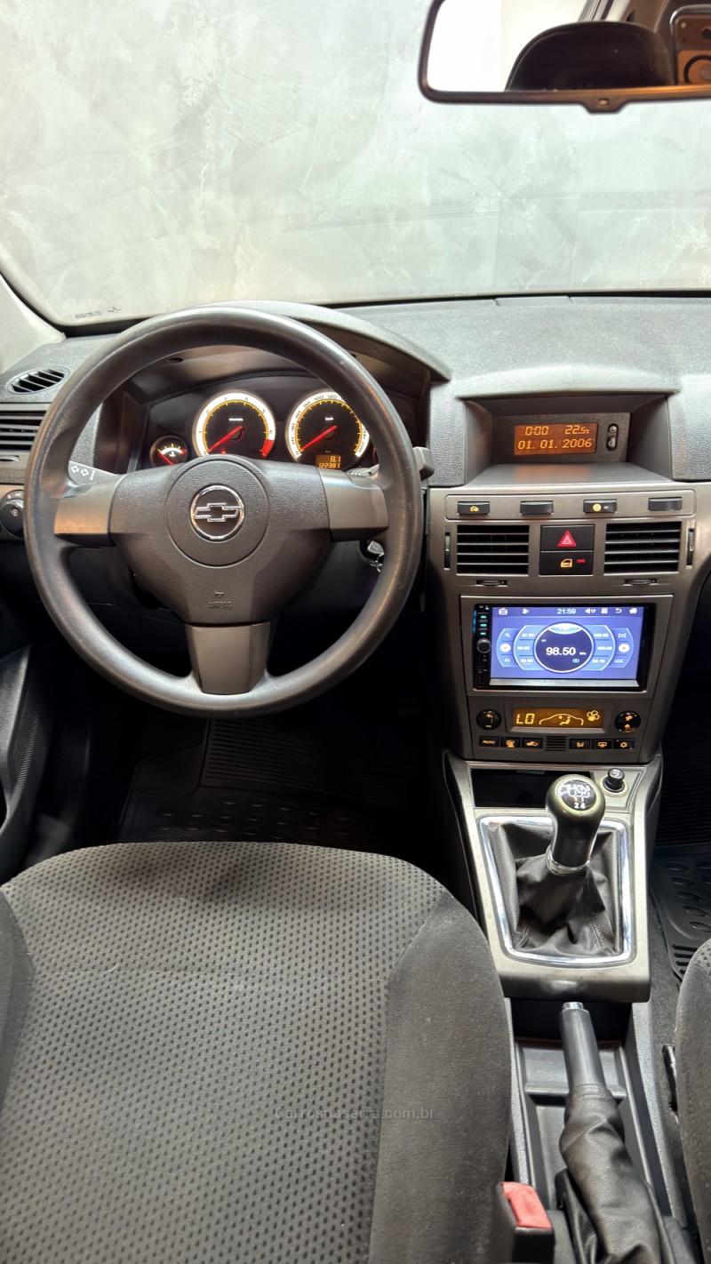 VECTRA 2.0 MPFI GT HATCH 8V FLEX 4P MANUAL - 2009 - CAXIAS DO SUL