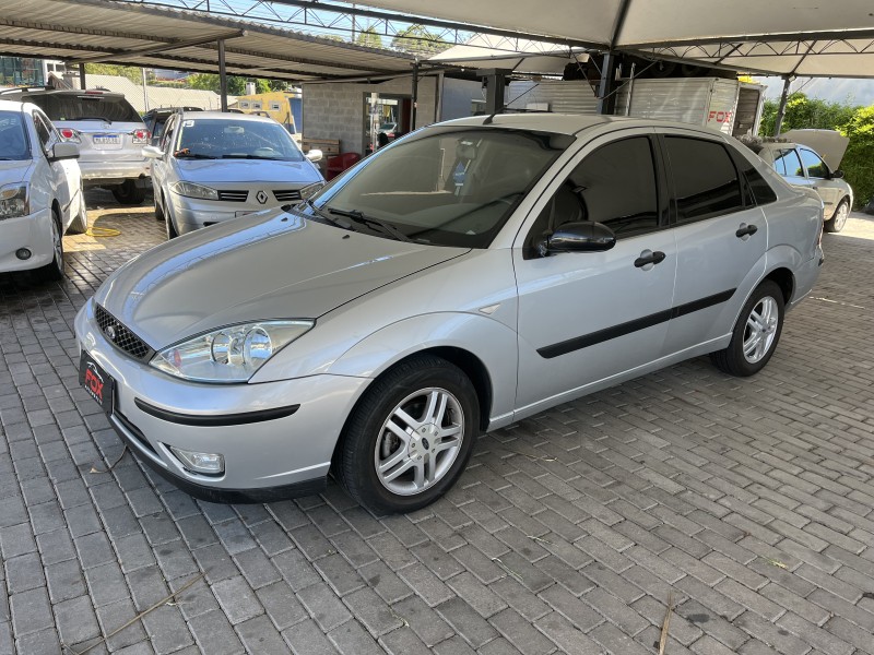 focus 1.6 gl sedan 8v flex 4p manual 2008 caxias do sul