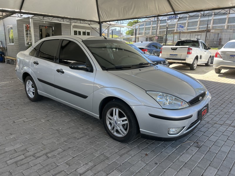 FOCUS 1.6 GL SEDAN 8V FLEX 4P MANUAL - 2008 - CAXIAS DO SUL