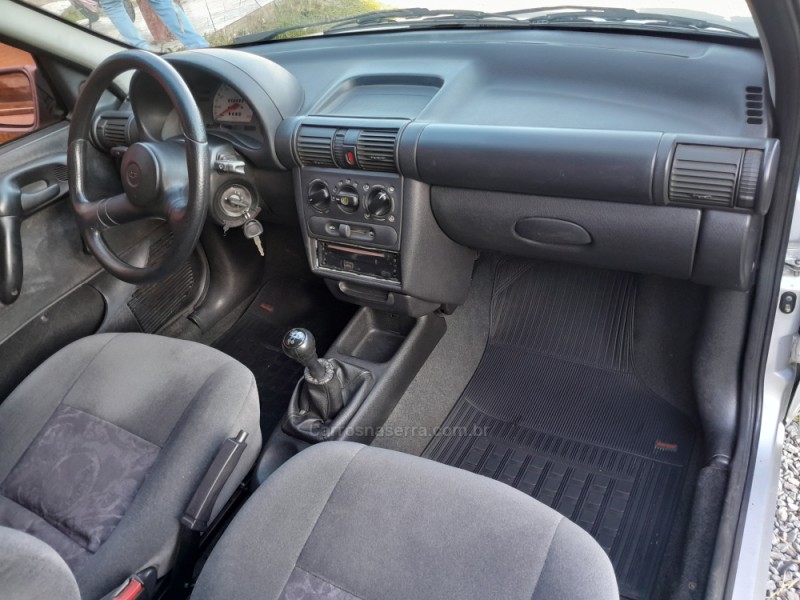 CORSA 1.0 MPFI MILENIUM 8V GASOLINA 4P MANUAL - 2002 - VERANóPOLIS