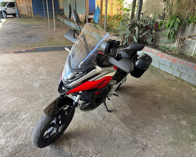 HONDA - NC 750X - 2022/2022 - Vermelha - R$ 48.900,00