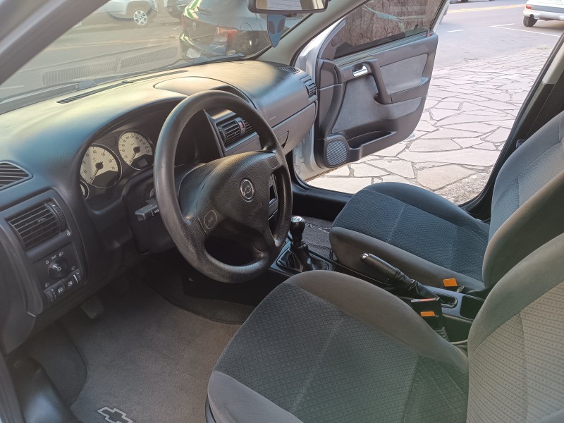 ASTRA 2.0 MPFI ELEGANCE 8V FLEX 4P MANUAL - 2005 - FLORES DA CUNHA