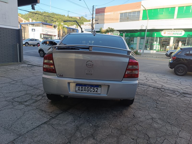 ASTRA 2.0 MPFI ELEGANCE 8V FLEX 4P MANUAL - 2005 - FLORES DA CUNHA