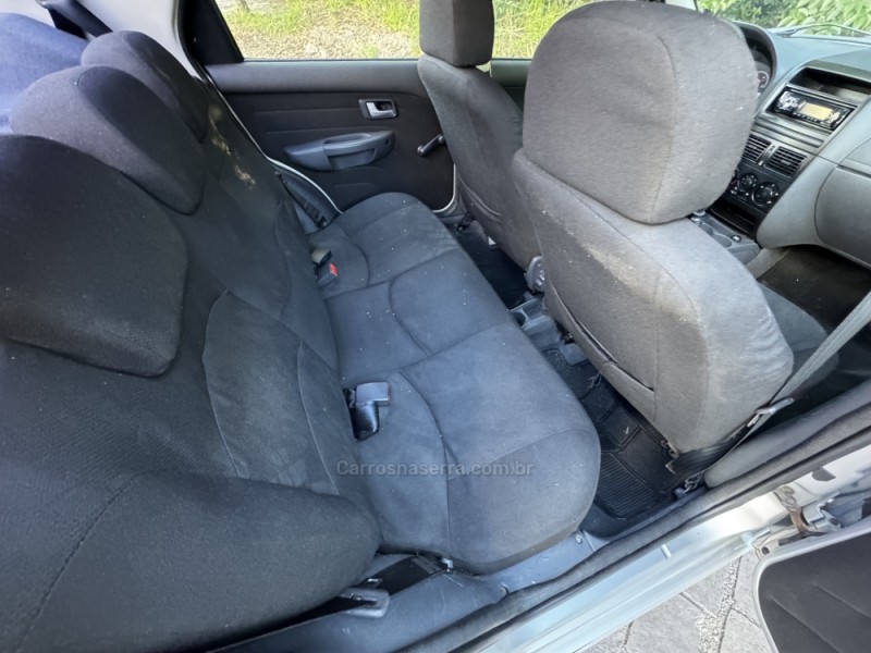SIENA 1.0 MPI EL CELEBRATION 8V FLEX 4P MANUAL - 2010 - CAXIAS DO SUL