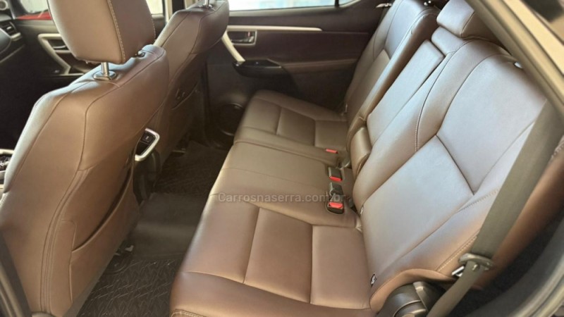 HILUX SW4 2.8 SRX 4X4 16V TURBO INTERCOOLER DIESEL 4P AUTOMÁTICO - 2018 - VACARIA