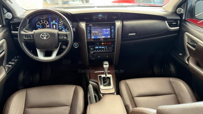 HILUX SW4 2.8 SRX 4X4 16V TURBO INTERCOOLER DIESEL 4P AUTOMÁTICO - 2018 - VACARIA