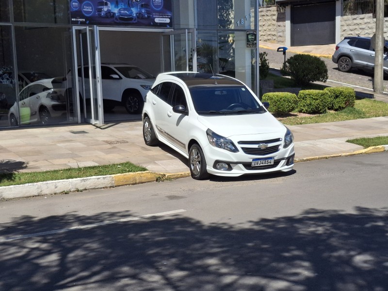 AGILE 1.4 MPFI EFFECT 8V FLEX 4P MANUAL - 2014 - FARROUPILHA