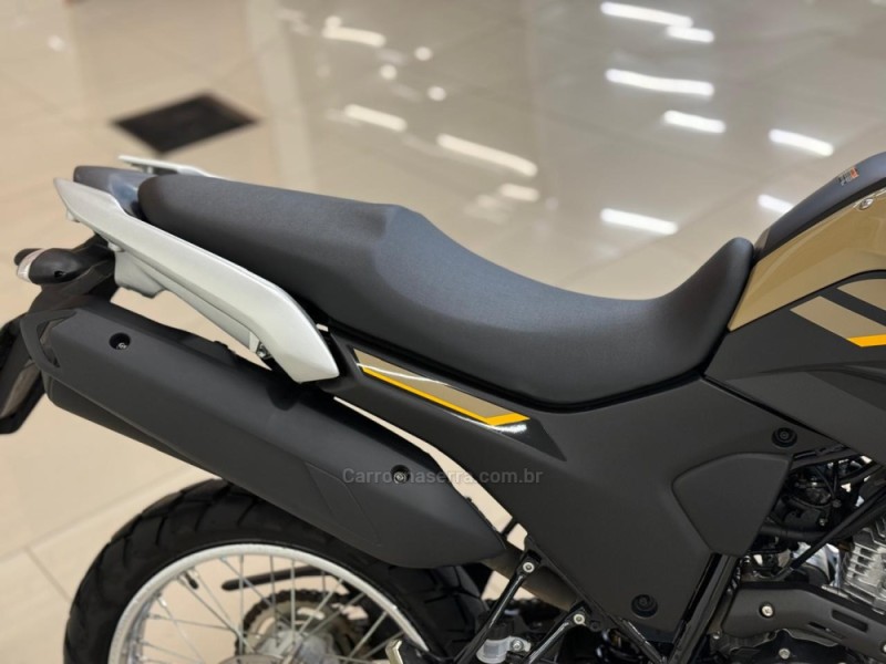 XTZ 250 LANDER - 2023 - VACARIA