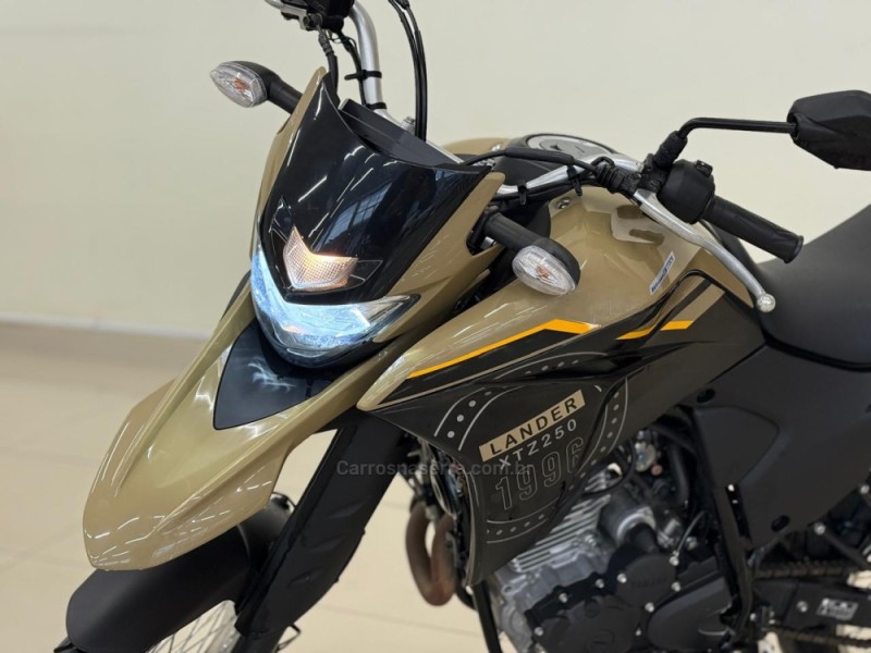 XTZ 250 LANDER - 2023 - VACARIA