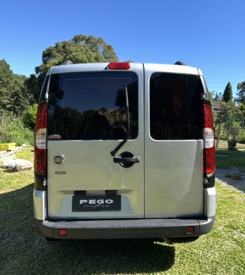 DOBLÓ 1.4 MPI ELX 8V FLEX 4P MANUAL 7 LUGARES - 2011 - BENTO GONçALVES