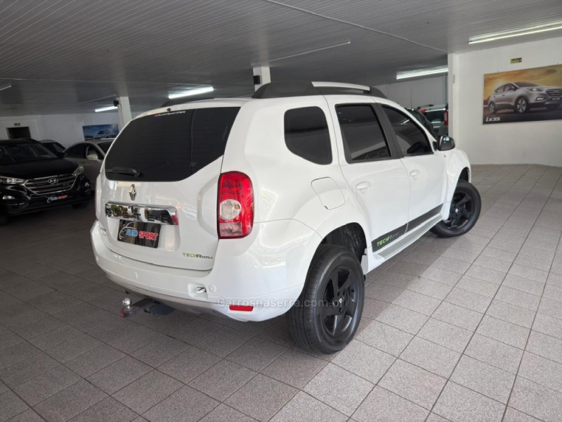 DUSTER 1.6 TECH ROAD 4X2 16V FLEX 4P MANUAL - 2014 - NOVO HAMBURGO