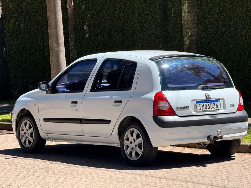 CLIO 1.0 AUTHENTIQUE 8V GASOLINA 4P MANUAL - 2006 - CAXIAS DO SUL