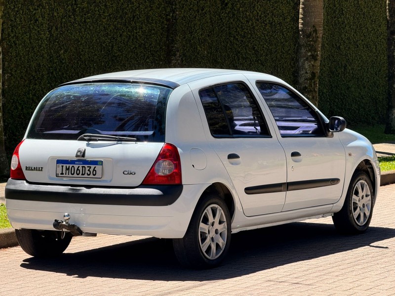 CLIO 1.0 AUTHENTIQUE 8V GASOLINA 4P MANUAL - 2006 - CAXIAS DO SUL