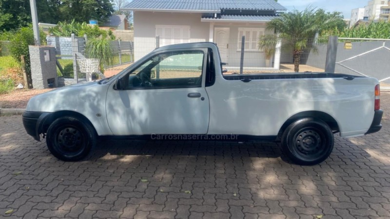 COURIER 1.6 MPI L 8V GASOLINA 2P MANUAL - 2005 - IVOTI