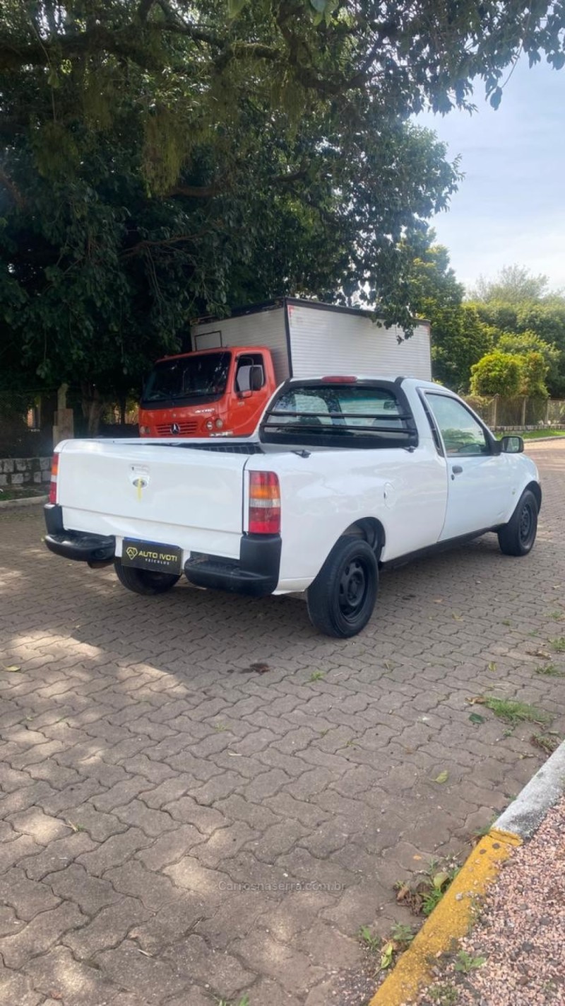 COURIER 1.6 MPI L 8V GASOLINA 2P MANUAL - 2005 - IVOTI