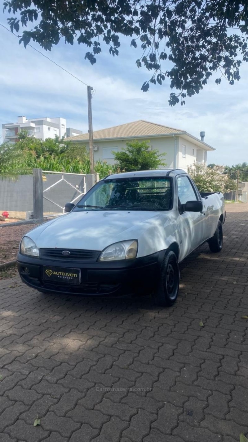 COURIER 1.6 MPI L 8V GASOLINA 2P MANUAL - 2005 - IVOTI