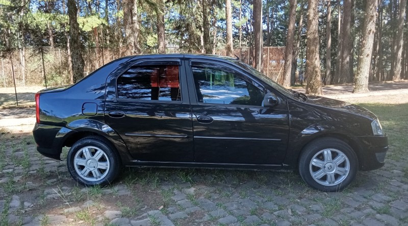 LOGAN 1.6 EXPRESSION 8V HI-FLEX 4P MANUAL - 2011 - CAXIAS DO SUL