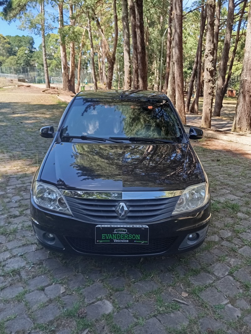 LOGAN 1.6 EXPRESSION 8V HI-FLEX 4P MANUAL - 2011 - CAXIAS DO SUL