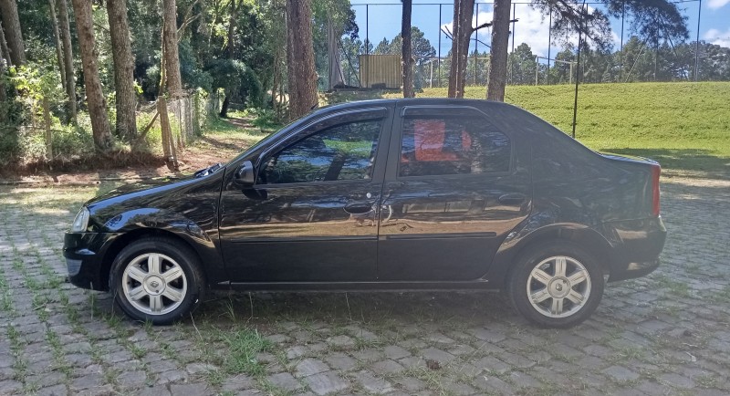 LOGAN 1.6 EXPRESSION 8V HI-FLEX 4P MANUAL - 2011 - CAXIAS DO SUL