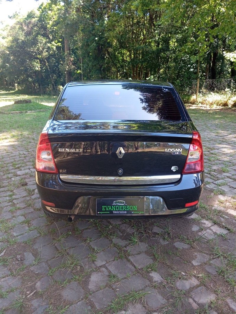 LOGAN 1.6 EXPRESSION 8V HI-FLEX 4P MANUAL - 2011 - CAXIAS DO SUL