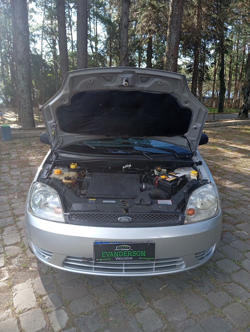 FIESTA 1.6 MPI SEDAN 8V FLEX 4P MANUAL - 2006 - CAXIAS DO SUL