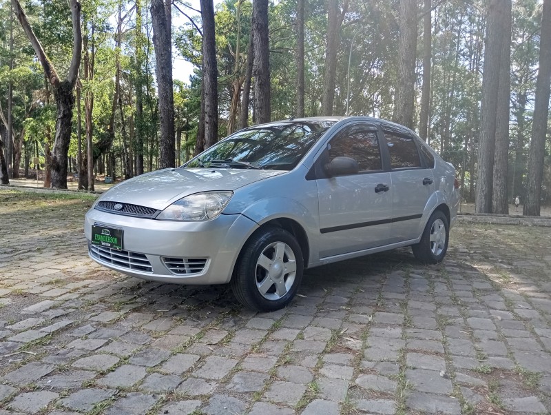 FIESTA 1.6 MPI SEDAN 8V FLEX 4P MANUAL - 2006 - CAXIAS DO SUL