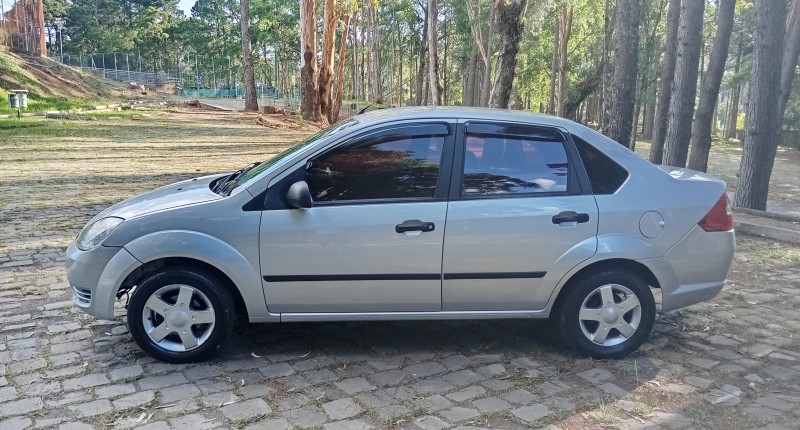FIESTA 1.6 MPI SEDAN 8V FLEX 4P MANUAL - 2006 - CAXIAS DO SUL