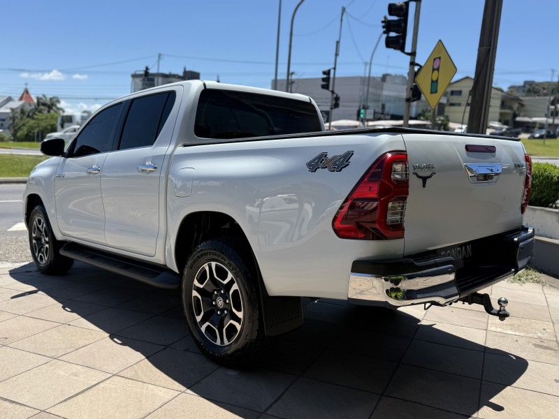 HILUX 2.8 SRX 4X4 CD 16V DIESEL 4P AUTOMÁTICO - 2024 - FARROUPILHA