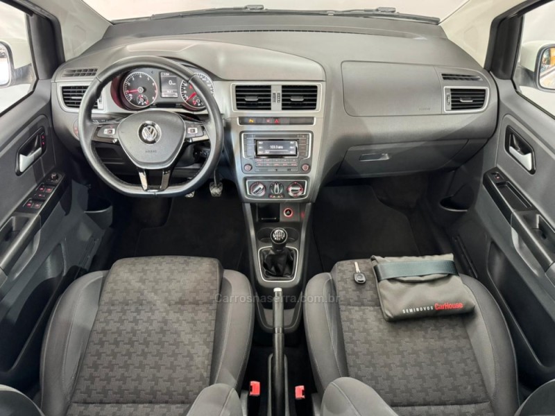 FOX 1.0 MPI COMFORTLINE 12V FLEX 4P MANUAL - 2016 - NOVA PRATA