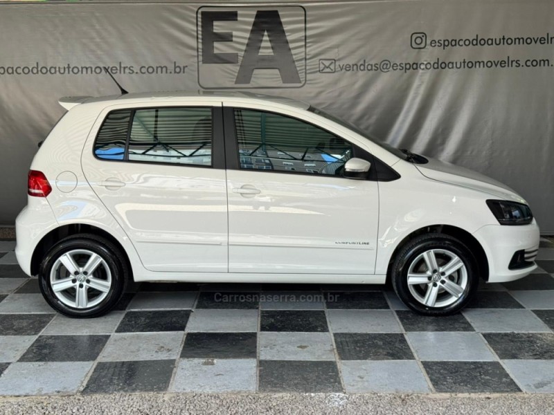 FOX 1.0 MPI COMFORTLINE 12V FLEX 4P MANUAL - 2016 - NOVA PRATA