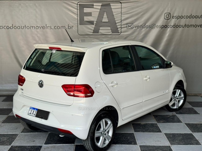 FOX 1.0 MPI COMFORTLINE 12V FLEX 4P MANUAL - 2016 - NOVA PRATA