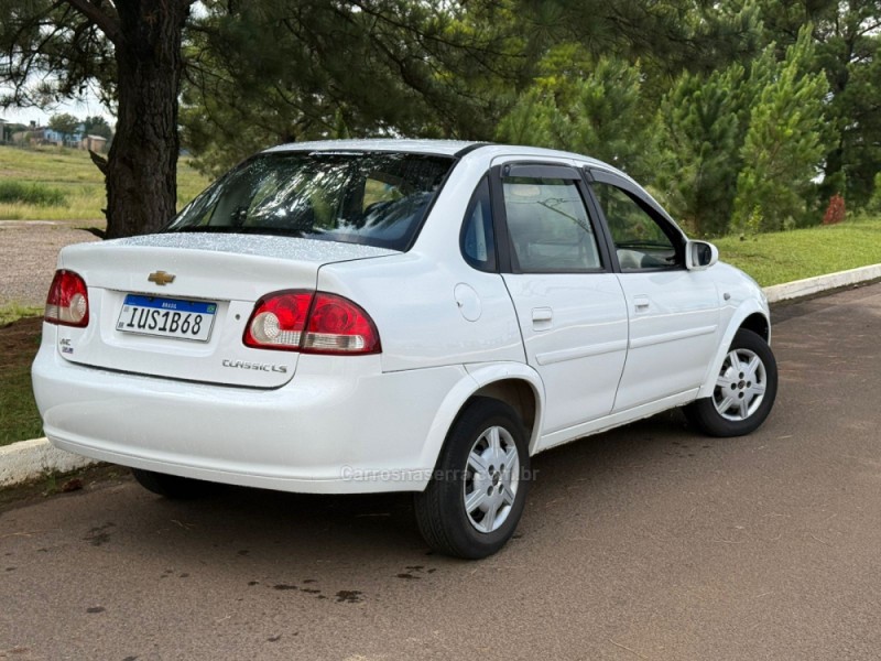 CLASSIC 1.0 MPFI LIFE 8V FLEX 4P MANUAL - 2014 - VACARIA