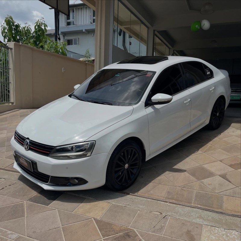 JETTA 2.0 TSI HIGHLINE 211CV GASOLINA 4P TIPTRONIC - 2014 - NOVA PETRóPOLIS
