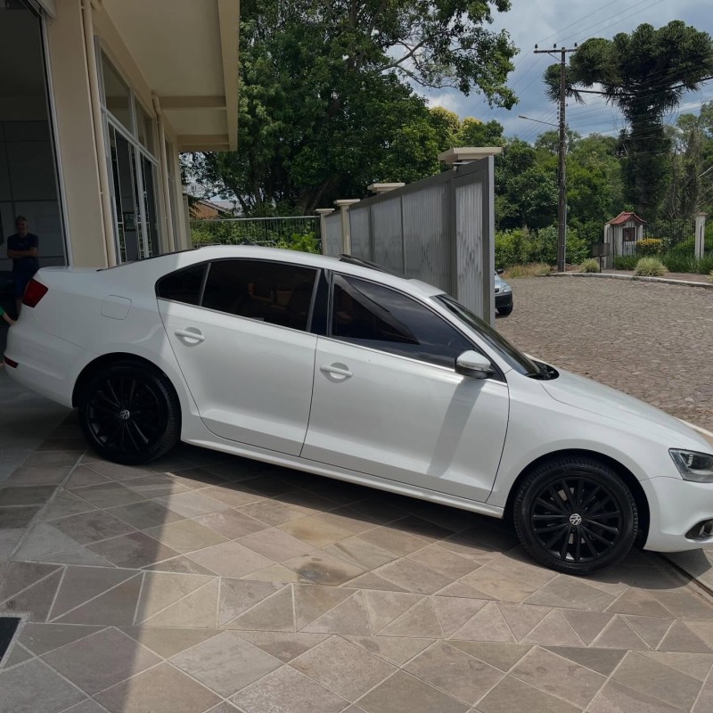 JETTA 2.0 TSI HIGHLINE 211CV GASOLINA 4P TIPTRONIC - 2014 - NOVA PETRóPOLIS