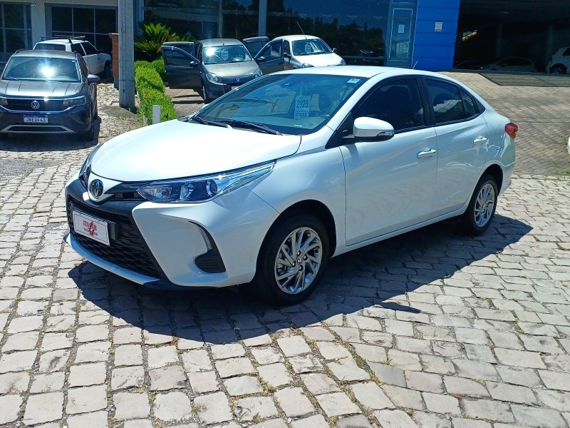 YARIS 1.5 16V FLEX SEDAN XS MULTIDRIVE4 - 2025 - FLORES DA CUNHA