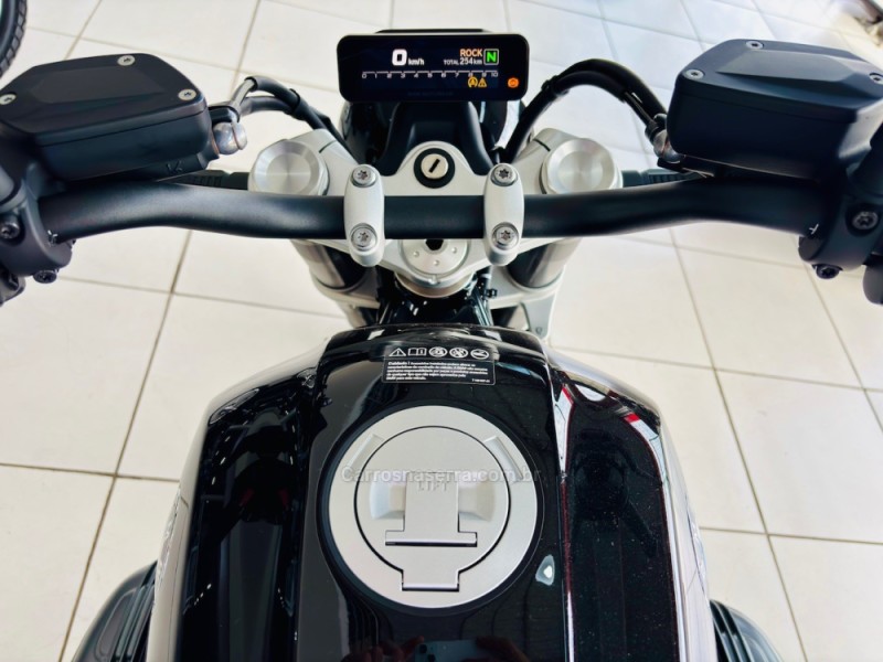 R 1200  - 2025 - NOVO HAMBURGO