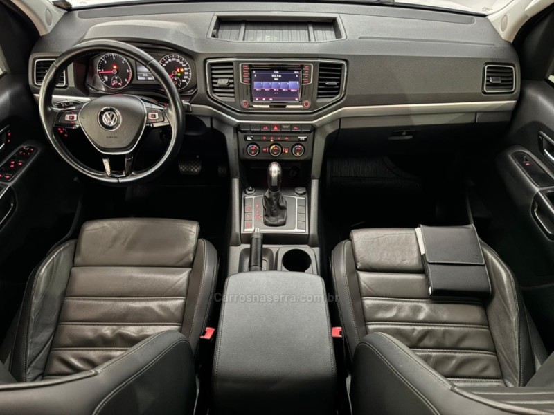 AMAROK 3.0 V6 TDI HIGHLINE CD DIESEL 4MOTION AUTOMÁTICO - 2021 - NOVA PRATA