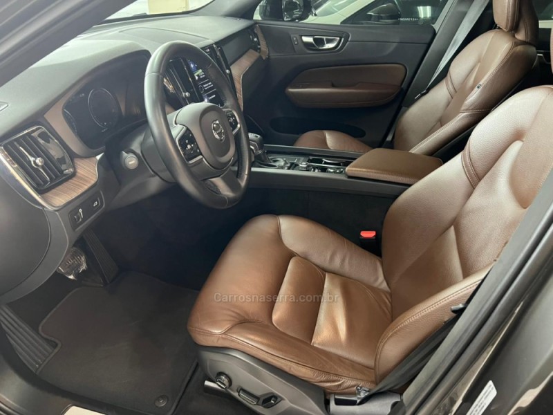 XC60 2.0 T5 MOMENTUM GASOLINA 4P AUTOMÁTICO - 2021 - CAXIAS DO SUL