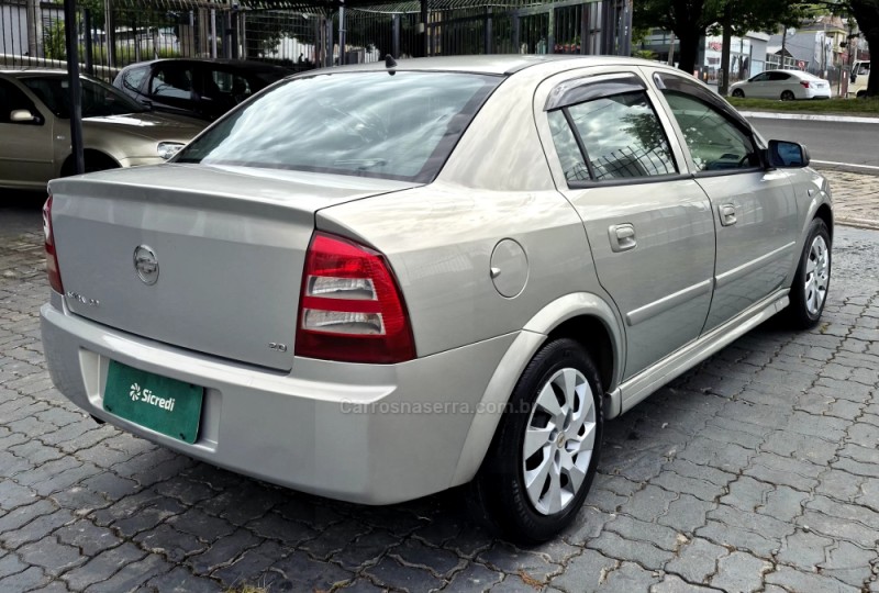 ASTRA 2.0 MPFI CD SEDAN 8V GASOLINA 4P MANUAL - 2004 - CAXIAS DO SUL