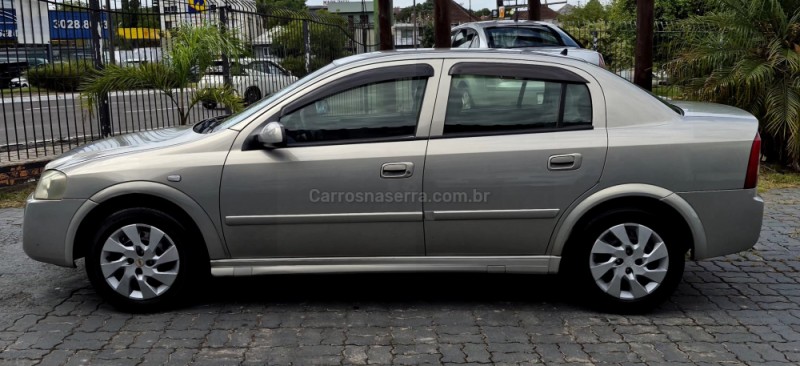 ASTRA 2.0 MPFI CD SEDAN 8V GASOLINA 4P MANUAL - 2004 - CAXIAS DO SUL