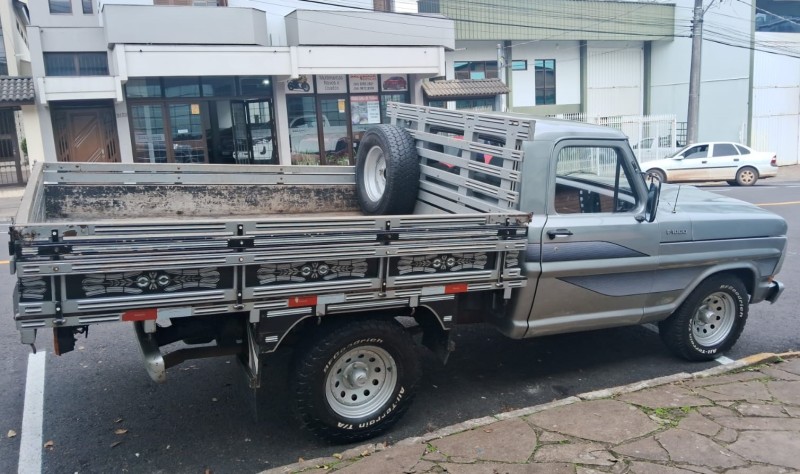 F-1000 DIESEL 2P MANUAL - 1984 - FLORES DA CUNHA