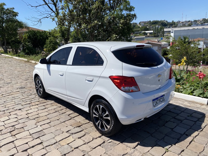 ONIX 1.0 LT 12V FLEX 4P MANUAL - 2015 - CARLOS BARBOSA