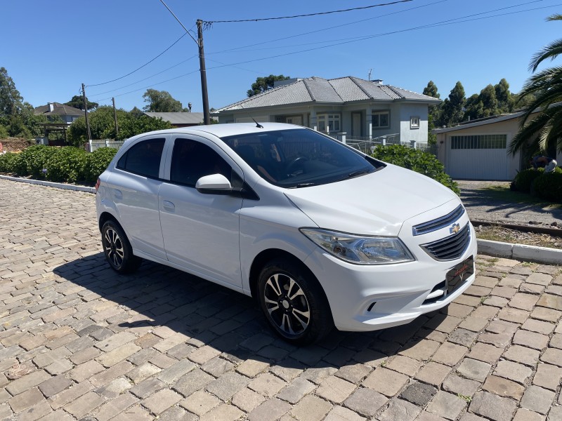 ONIX 1.0 LT 12V FLEX 4P MANUAL - 2015 - CARLOS BARBOSA