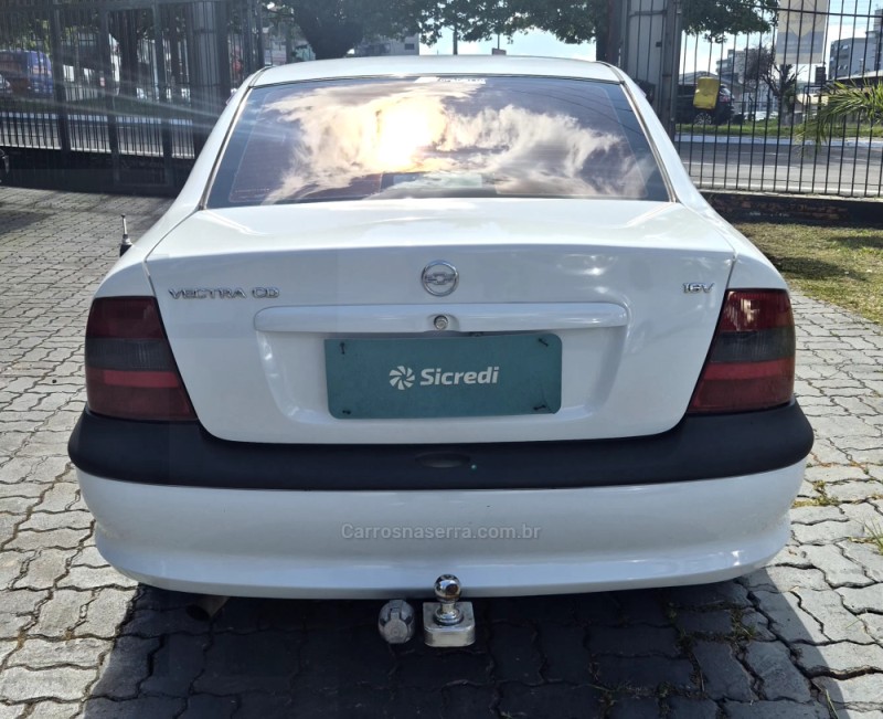 VECTRA 2.2 MPFI CD 16V GASOLINA 4P MANUAL - 1998 - CAXIAS DO SUL