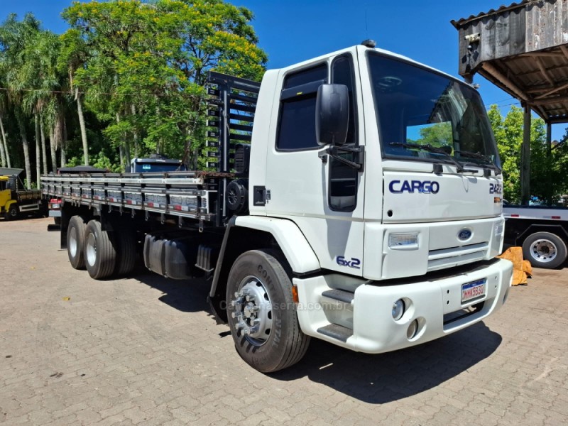 CARGO 2422 E 3 EIXOS - 2009 - PORTãO