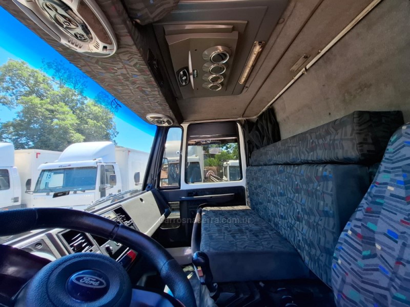 CARGO 2422 E 3 EIXOS - 2009 - PORTãO