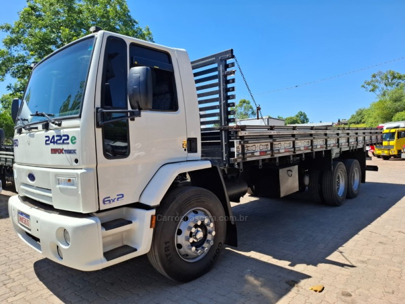 cargo 2422 e 3 eixos 2009 portao